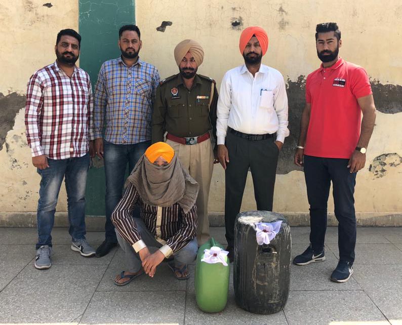 80 ਬੋਤਲਾਂ ਸ਼ਰਾਬ ਸਮੇਤ ਗ੍ਰਿਫਤਾਰ