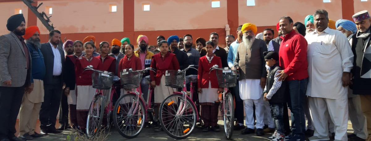 ਕੈਪਟਨ ਸਰਕਾਰ ਹਰ ਵਰਗ ਨੂੰ ਸਹੂਲਤਾਂ ਮੁਹੱਈਆ ਕਰਵਾਉਣ ਲਈ ਵਚਨਬੱਧ : ਵਿਧਾਇਕ ਲੋਹਗਡ਼੍ਹ