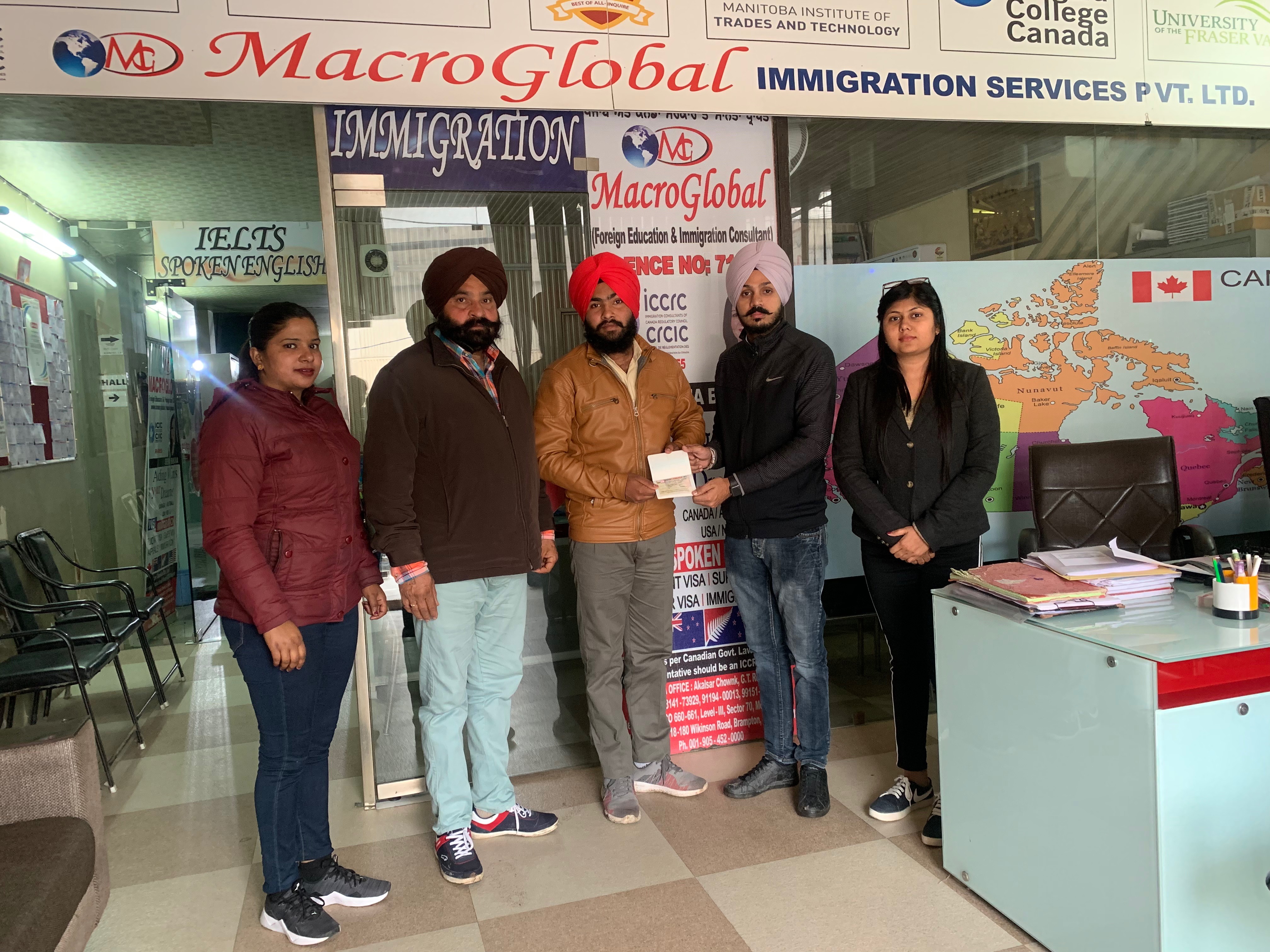 ਮੈਕਰੋ ਗਲੋਬਲ ਇਮੀਗ੍ਰੇਸ਼ਨ ਨੇ ਕੈਨੇਡਾ ਦਾ ਲਵਾਇਆ ਸਟੱਡੀ ਵੀਜ਼ਾ