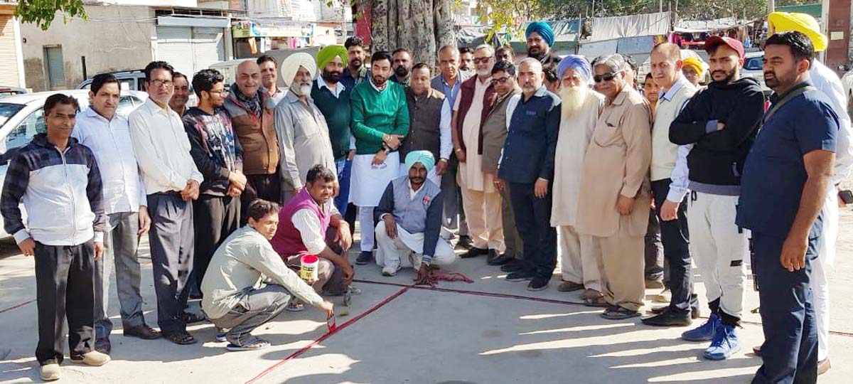 ਆਖਿਰਕਾਰ ਮੰਡੀ ’ਚ ਖੋਖਾ ਸੰਚਾਲਕਾਂ ਨੂੰ ਮਿਲੇ ਬੂਥ, ਕੀਤੀ ਨਿਸ਼ਾਨਦੇਹੀ