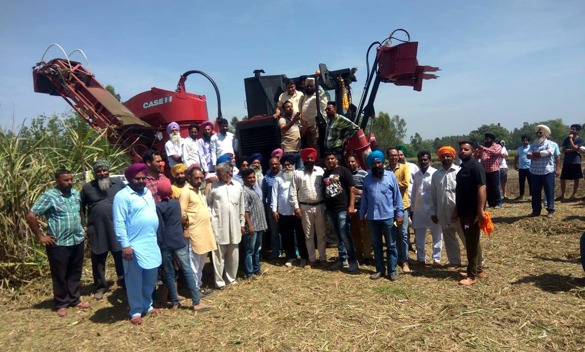 ਗੰਨੇ ਦੀ ਕਟਾਈ ਤੇ ਚੁਕਾਈ ਕਰਨ ਵਾਲੀ ਮਸ਼ੀਨ ਬਣੀ ਕਿਸਾਨਾਂ ਲਈ ਵਰਦਾਨ