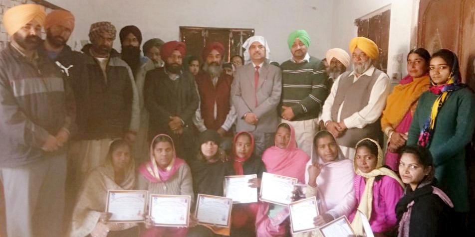 ਸਿਲਾਈ ਸੈਂਟਰ ਦੇ ਸਿਖਿਆਰਥੀਆਂ ਨੂੰ ਵੰਡੇ ਸਰਟੀਫਿਕੇਟ