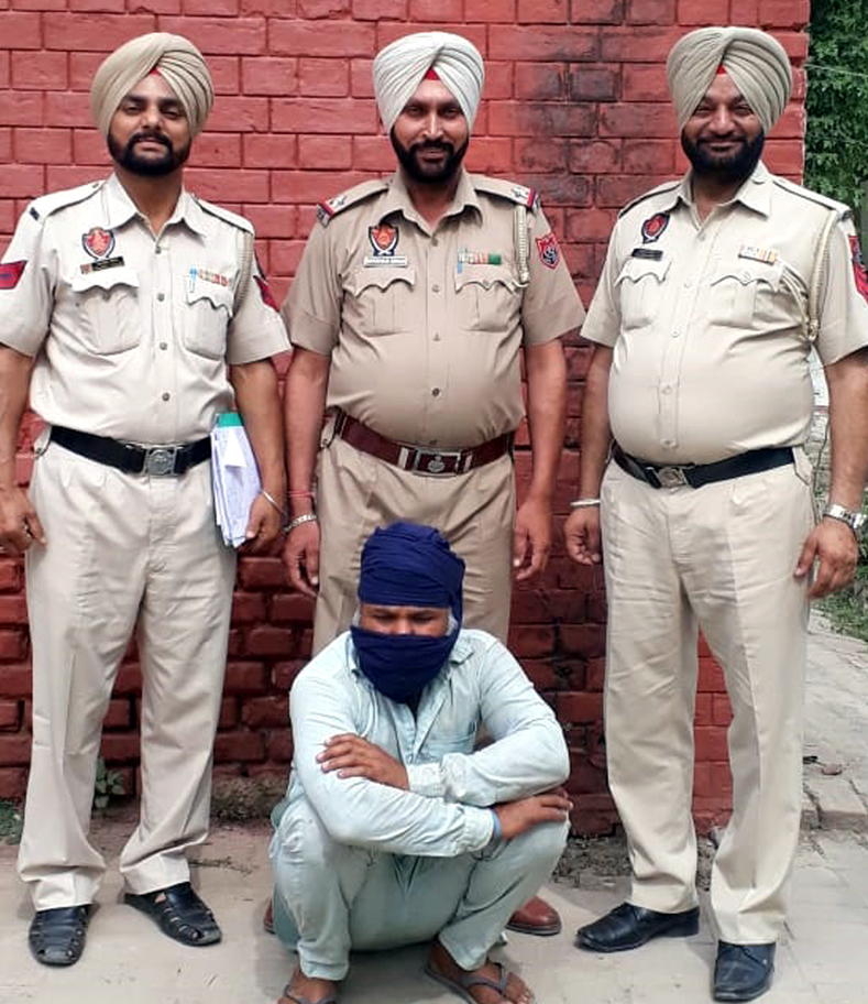 ਪੁਲਸ ਵੱਲੋਂ ਮੋਟਰ ਚੋਰ ਕਾਬੂ