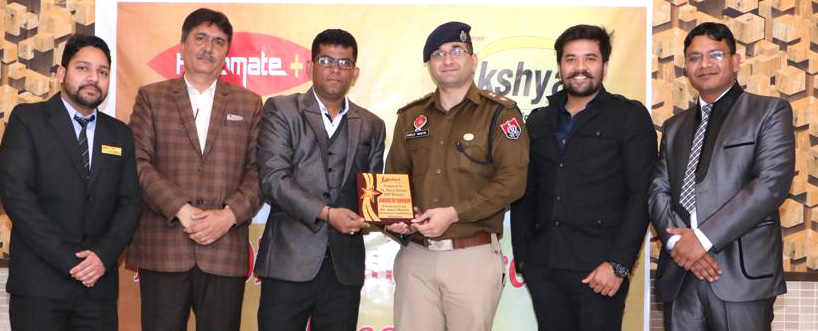 ਵਿਦਿਆਰਥੀਆਂ ਨੂੰ ਐੱਸ. ਐੱਸ. ਪੀ. ਨੇ ਕੀਤਾ ਸਨਮਾਨਤ