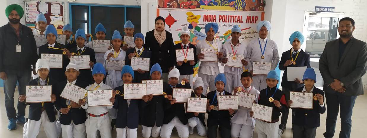 ਵਿਦਿਆਰਥੀਆਂ ਨੇ ਕਰਾਟੇ ਮੁਕਾਬਲਿਆਂ ’ਚ ਮਾਰੀਆਂ ਮੱਲਾਂ