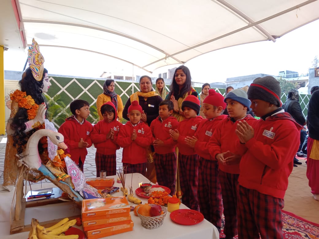 ਸਕੂਲੀ ਬੱਚਿਆਂ ਨੇ ਕੀਤੀ ਸਰਸਵਤੀ ਪੂਜਾ