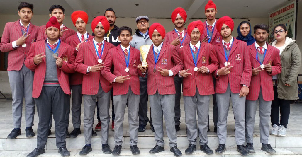 ਕ੍ਰਿਕਟ ਮੁਕਾਬਲਿਆਂ ’ਚ ਵਿਦਿਆਰਥੀਆਂ ਮਾਰੀਆਂ ਮੱਲਾਂ
