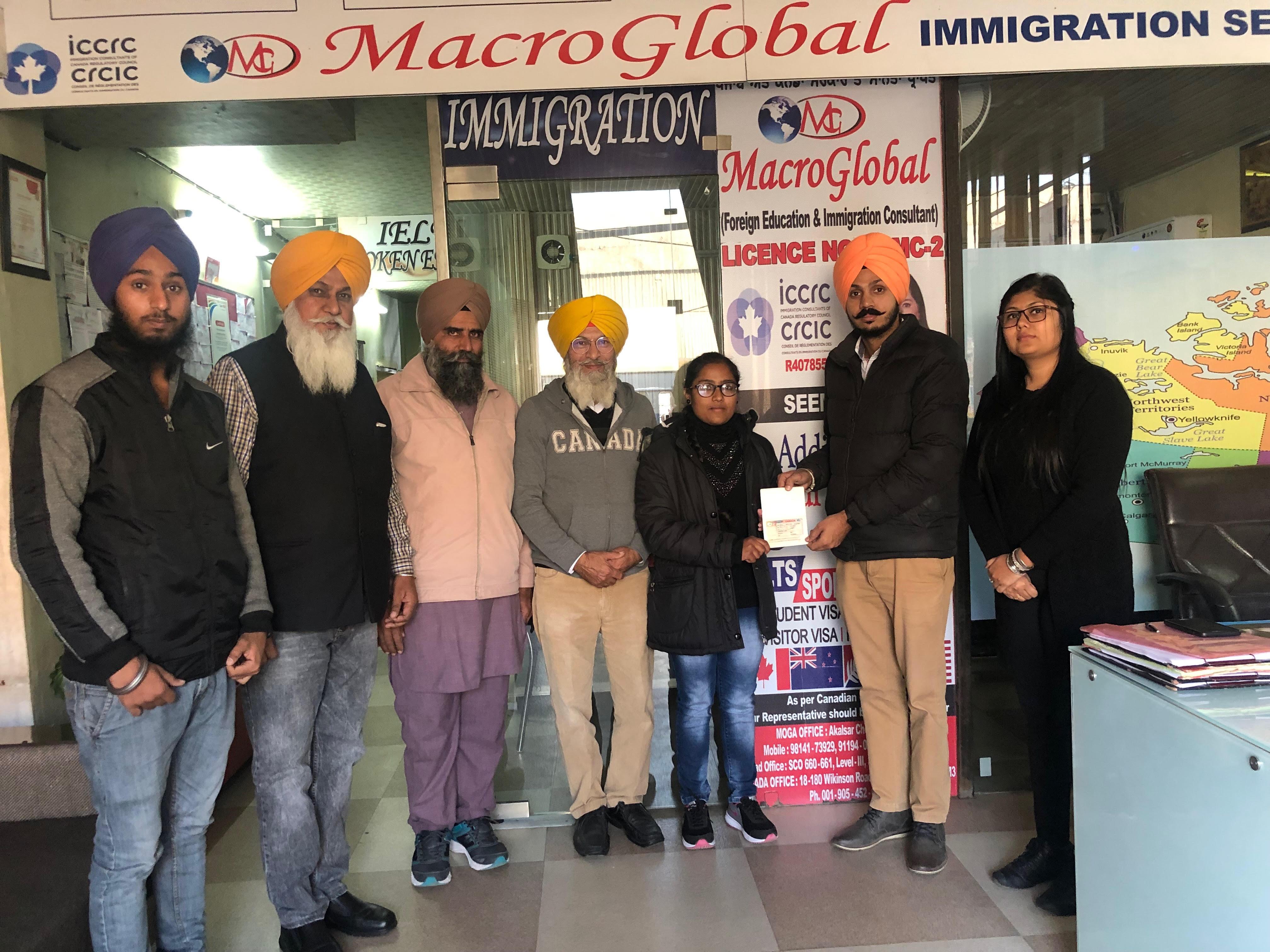 ਮੈਕਰੋ ਗਲੋਬਲ ਇਮੀਗ੍ਰੇਸ਼ਨ ਨੇ ਕਿਰਨਪ੍ਰੀਤ ਦਾ ਕੈਨੇਡਾ ਦਾ ਸਟੱਡੀ ਵੀਜ਼ਾ ਲਗਵਾਇਆ