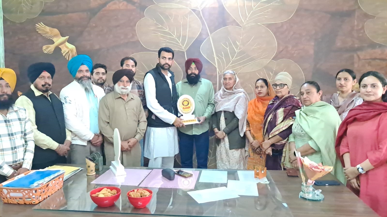 ਸਾਬਕਾ ਉਪ ਰਾਸ਼ਟਰਪਤੀ ਕ੍ਰਿਸ਼ਨਕਾਂਤ ਦੇ ਪੋਤੋ ਵਿਰਾਟ ਕਾਂਤ ਦਾ ਨੇਕ ਉਪਰਾਲਾ ! ਵਿਦਿਆਰਥਣਾਂ ਨੂੰ ਵੰਡੇ ਸੈਨੇਟਰੀ ਪੈਡ