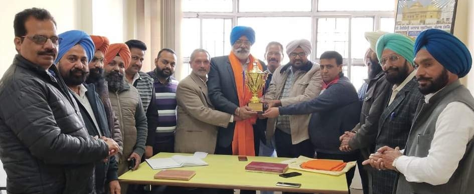 ਢਿੱਲੋਂ ਦਾ ਜ਼ਿਲਾ ਰੈਵੀਨਿਊ ਕਾਨੂੰਨਗੋ ਐਸੋ. ਨੇ ਕੀਤਾ ਸਨਮਾਨ