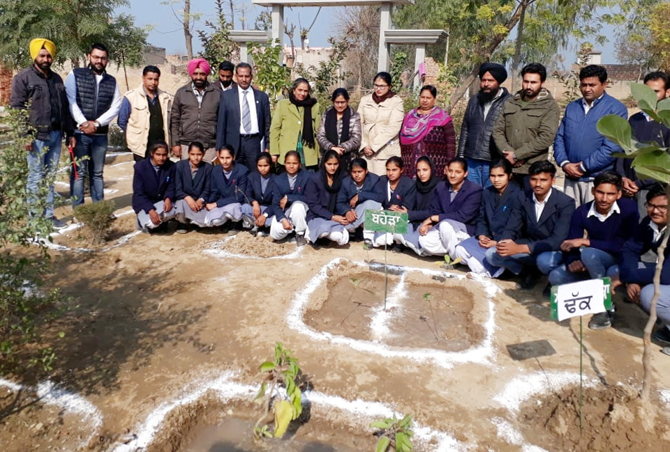 ਸਰਕਾਰੀ ਸਮਾਰਟ ਸਕੂਲ ਕੁਲਾਰਾਂ ਦੇ ਹਰਬਲ ਗਾਰਡਨ ਦਾ ਨੈਸ਼ਨਲ ਟੀਮ ਵੱਲੋਂ ਦੌਰਾ