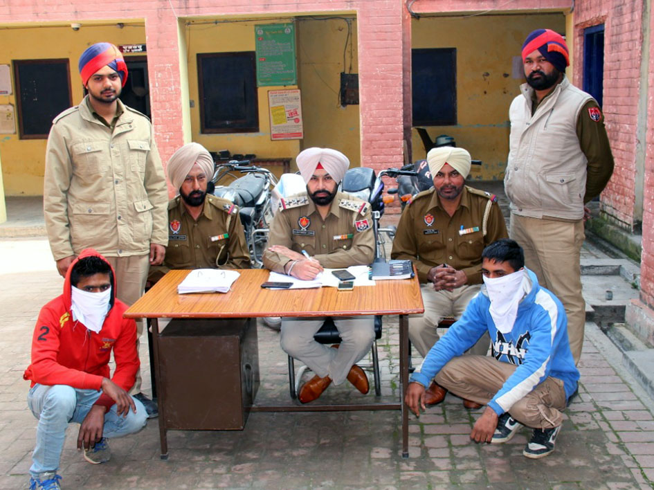 ਚੋਰੀ ਦੇ 4 ਮੋਟਰਸਾਈਕਲਾਂ ਸਮੇਤ 2 ਕਾਬੂ