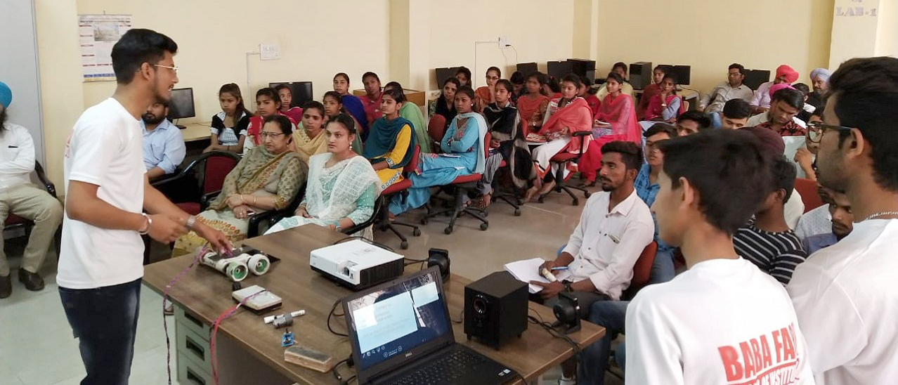ਸਰਕਾਰੀ ਬਹੁਤਕਨੀਕੀ ਕਾਲਜ ’ਚ ‘ਰੋਬੋਟਿਕਸ’ ਵਰਕਸ਼ਾਪ