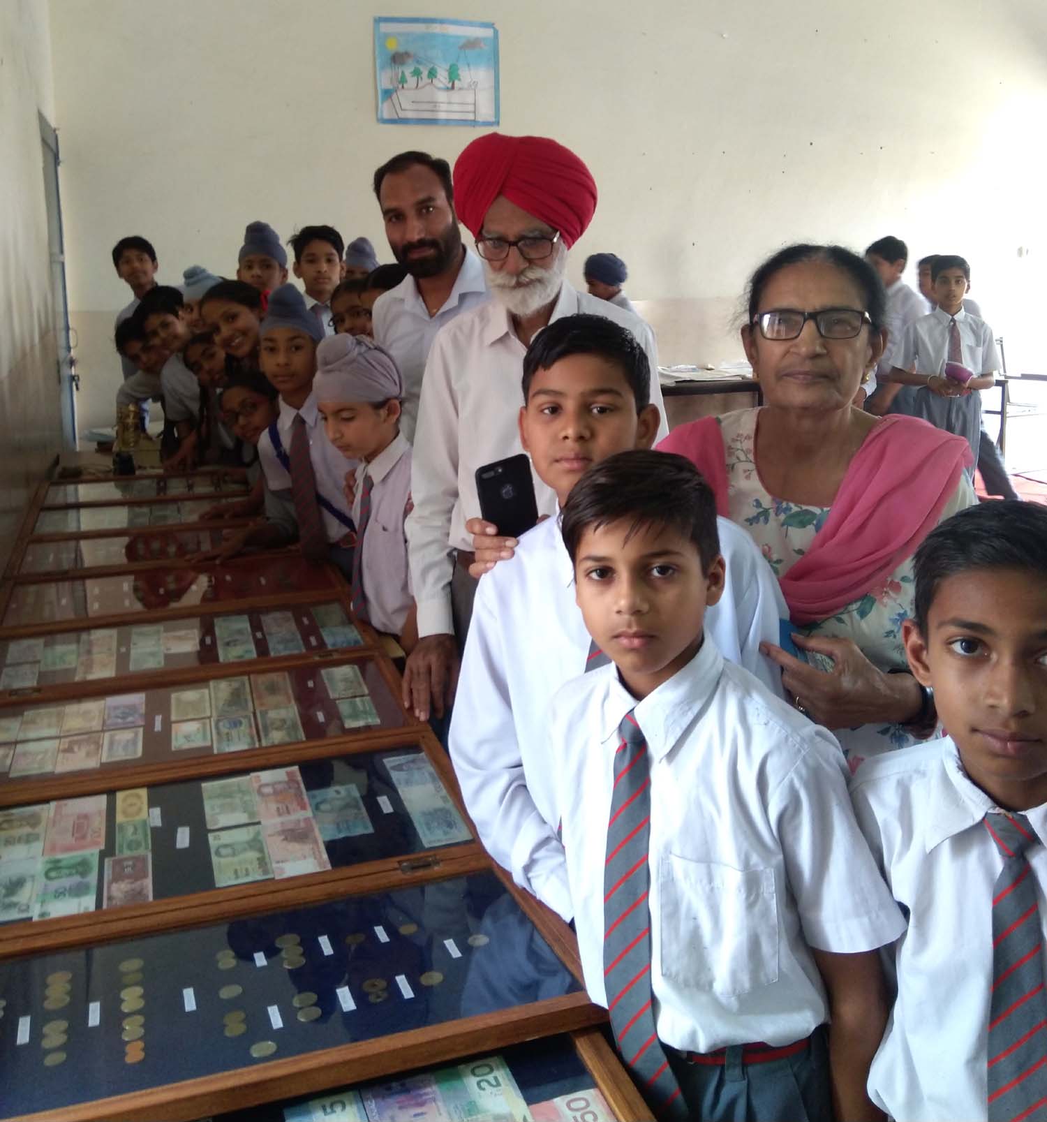 ਪੁਰਾਤਨ ਵਸਤਾਂ ਦੀ ਪ੍ਰਦਰਸ਼ਨੀ ਲਾਈ