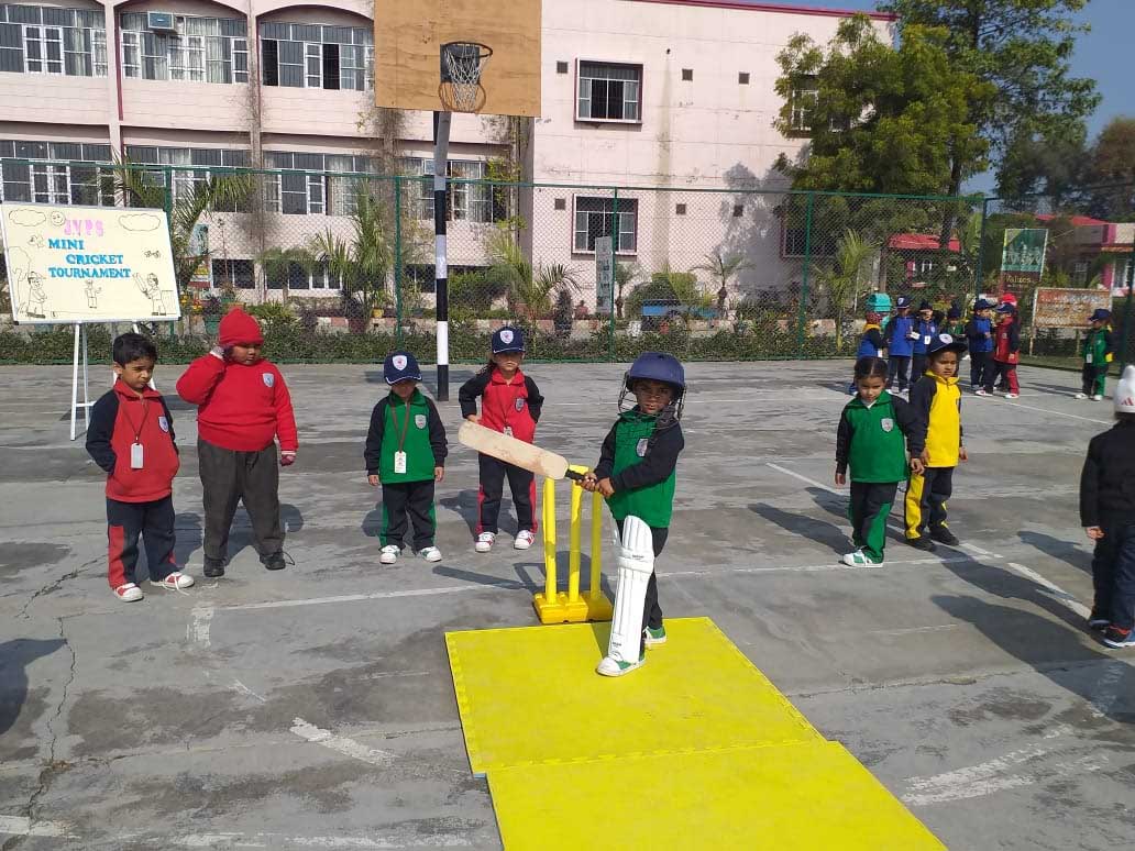 ਸਕੂਲ ’ਚ ਮਿੰਨੀ ਕ੍ਰਿਕਟ ਟੂਰਨਾਮੈਂਟ ਕਰਵਾਇਆ