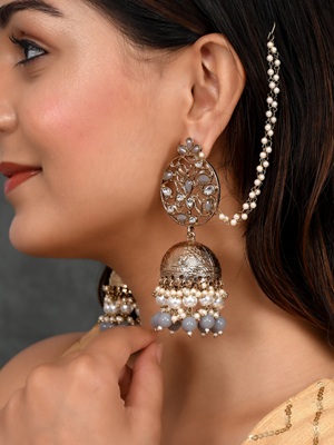 ‘ਈਅਰ ਚੇਨ’ ਨਾਲ ਦਿਓ ਝੁਮਕੇ ਨੂੰ ਨਵੀਂ ਲੁਕ