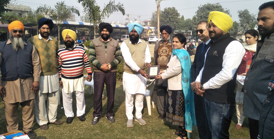 ਲੋਡ਼ਵੰਦਾਂ ਦੀ ਮਦਦ ਵਾਸਤੇ ਫ੍ਰੀ ਮੈਡੀਕਲ ਚੈਕਅੱਪ ਕੈਂਪ ਲਾਇਆ