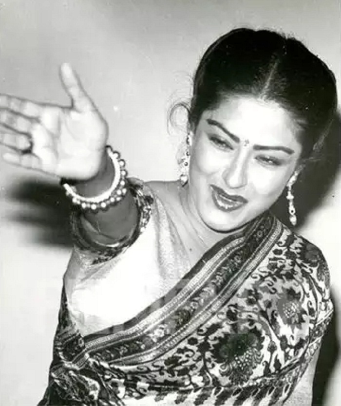 Punjabi Bollywood Tadka,ਮੌਸਮੀ ਚੈਟਰਜ਼ੀ ਇਮੇਜ਼ ਐਚਡੀ ਫੋਟੋ ਡਾਊਨਲੋਡ,moushumi chatterjee image hd photo download