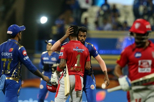 IPL 2019 : ਰਾਹੁਲ ਦੇ ਸ਼ਾਨਦਾਰ ਸੈਂਕੜੇ ''ਤੇ ਪੰਡਯਾ ਨੇ ਗਲੇ ਲਾ ਕੇ ਦਿੱਤੀ ਵਧਾਈ