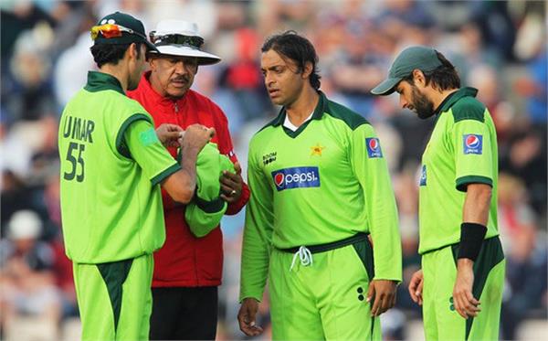 pictures of 13 pakistan players removed from hpca