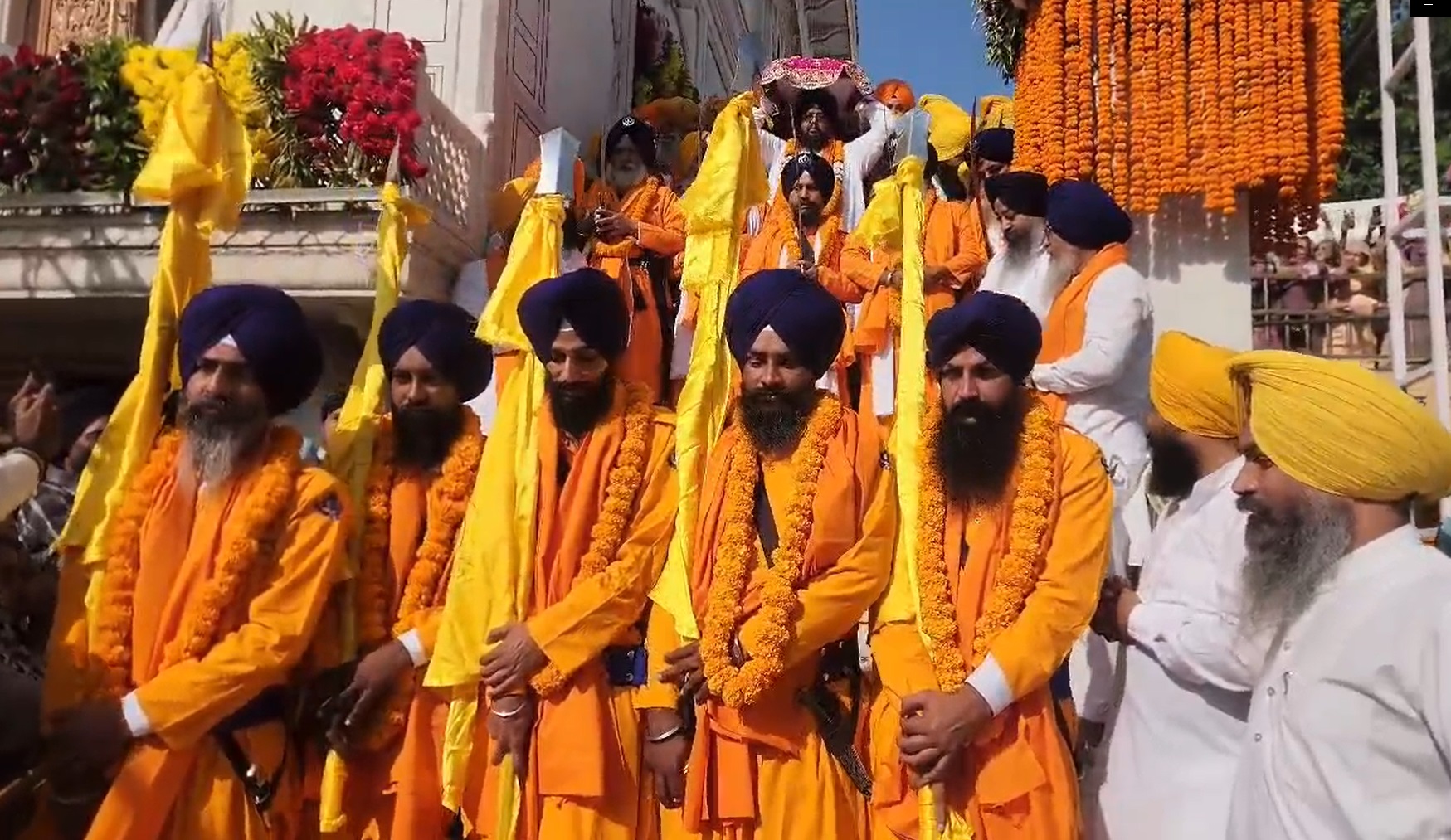 ਗੁਰੂ ਰਾਮਦਾਸ ਜੀ ਦੇ ਪ੍ਰਕਾਸ਼ ਪੁਰਬ ਸਬੰਧੀ ਦਰਬਾਰ ਸਾਹਿਬ ਤੋਂ ਸਜਿਆ ਨਗਰ ਕੀਰਤਨ, ਕਰੋ ਦਰਸ਼ਨ