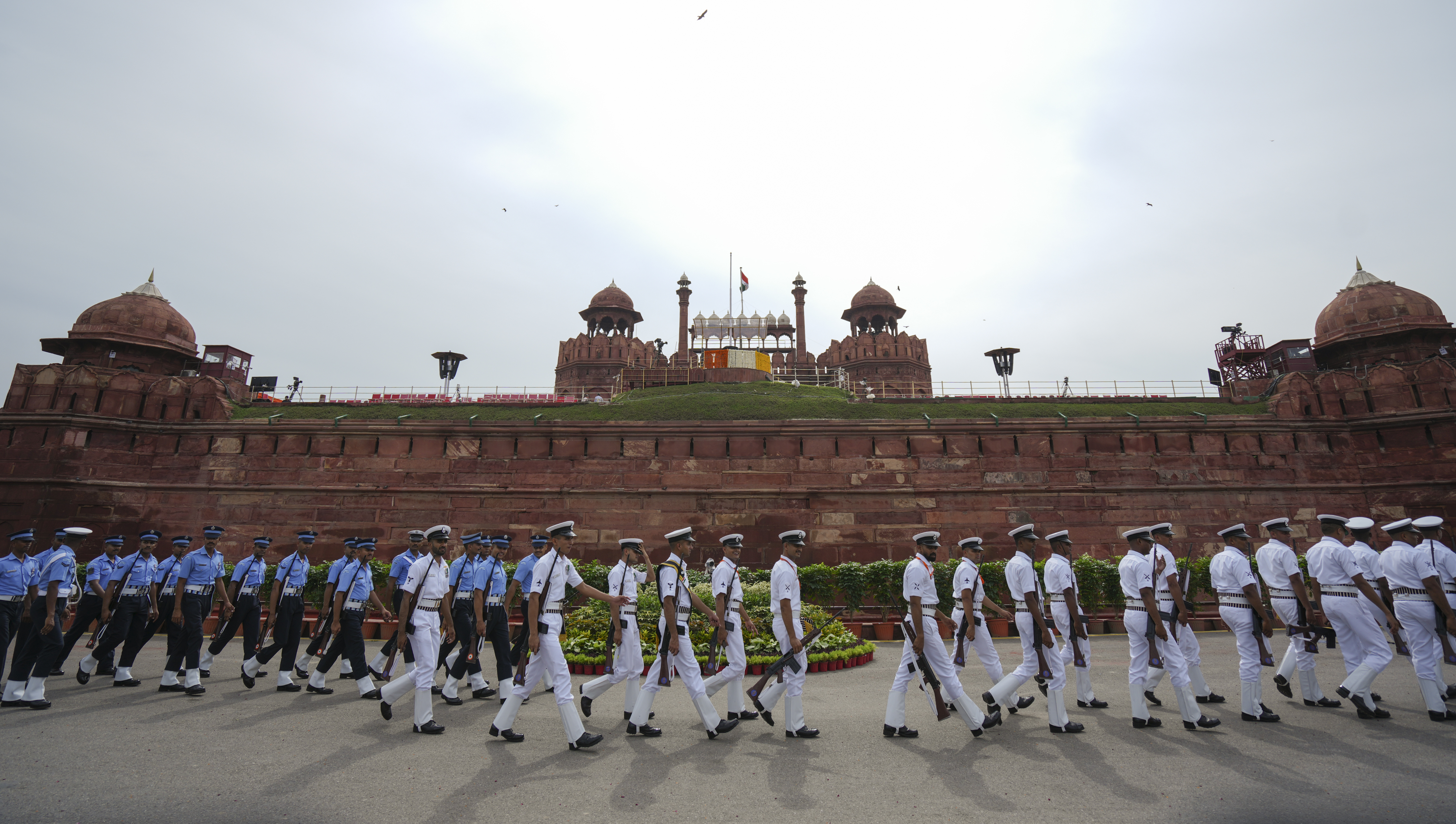 red fort 11 thousand security high tech cameras