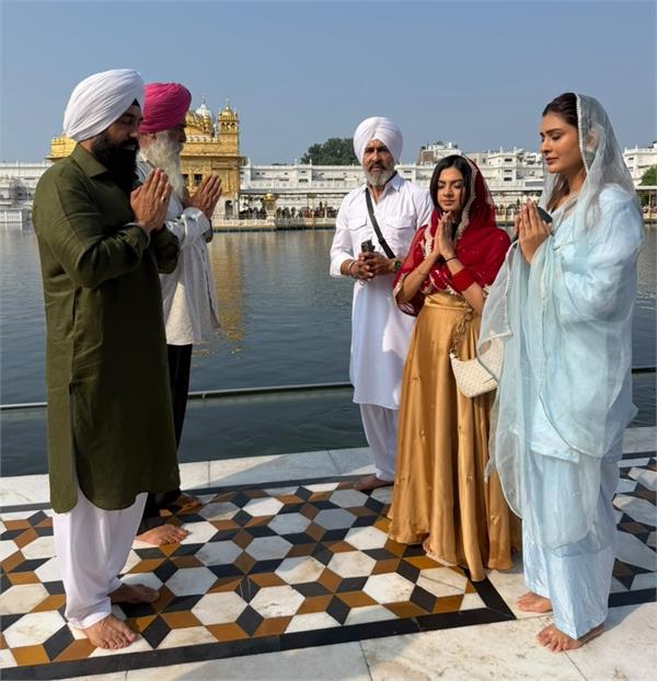 raj kundra pays obeisance at sri harimandar sahib