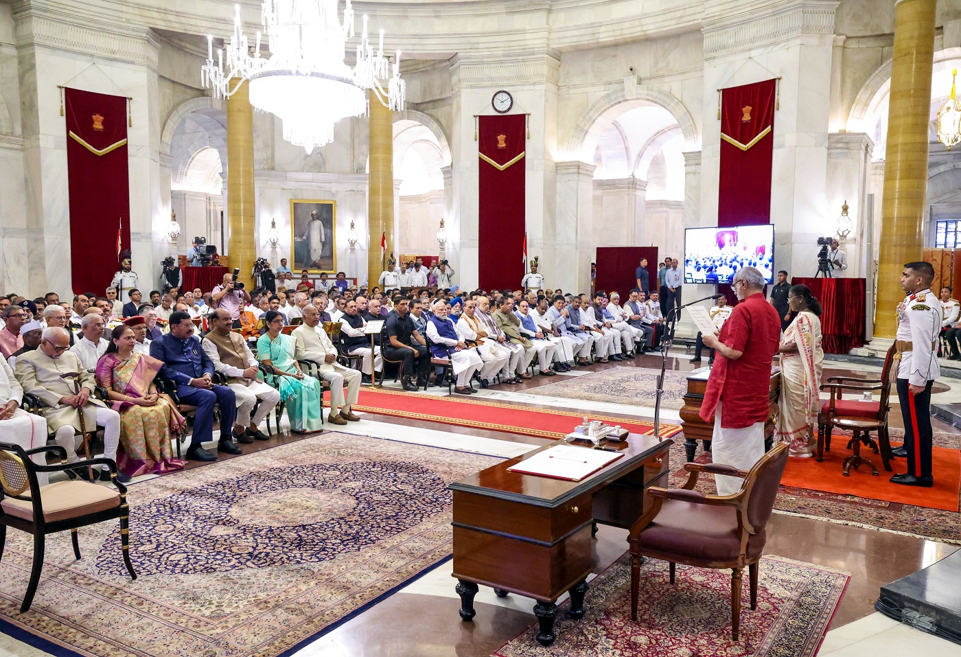 CP ਰਾਧਾਕ੍ਰਿਸ਼ਨਨ ਨੇ ਉਪ ਰਾਸ਼ਟਰਪਤੀ ਵਜੋਂ ਚੁੱਕੀ ਸਹੁੰ, ਸਮਾਗਮ 'ਚ ਪੁੱਜੇ PM ਮੋਦੀ, ਦੇਖੋ ਤਸਵੀਰਾਂ