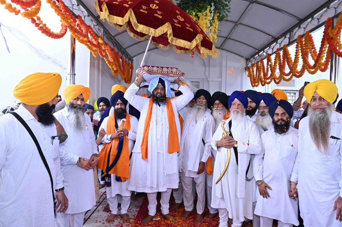 ਮੀਰੀ-ਪੀਰੀ ਖਾਲਸਾ ਮਾਰਚ ਦਾ ਤੀਜਾ ਪੜਾਅ ਤਖ਼ਤ ਸ੍ਰੀ ਕੇਸਗੜ੍ਹ ਸਾਹਿਬ ਤੋਂ ਜੈਕਾਰਿਆਂ ਦੀ ਗੂੰਜ ਨਾਲ ਹੋਇਆ ਰਵਾਨਾ