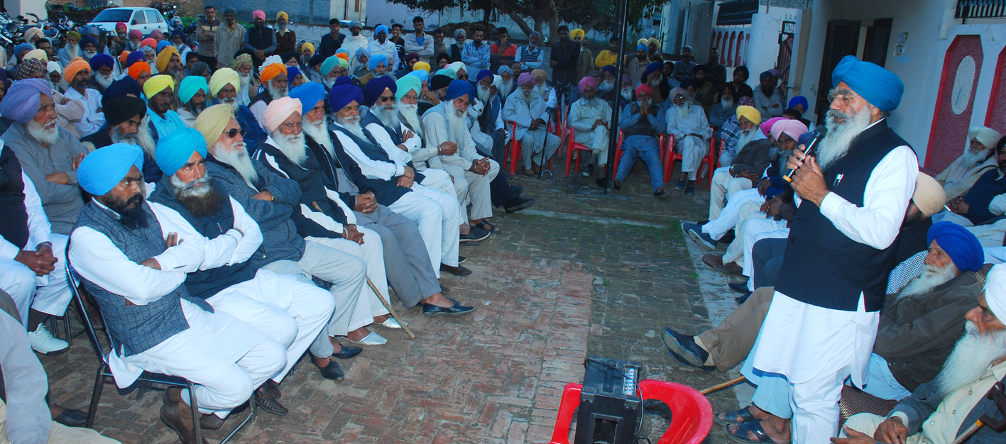 ਵਿਧਾਇਕ ਸੁਖਜੀਤ ਸਿੰਘ ਲੋਹਗਡ਼ ਨੇ ਕਾਂਗਰਸੀ ਵਰਕਰਾਂ ਨਾਲ ਰੈਲੀ ਸਬੰਧੀ ਕੀਤੀ ਮੀਟਿੰਗ