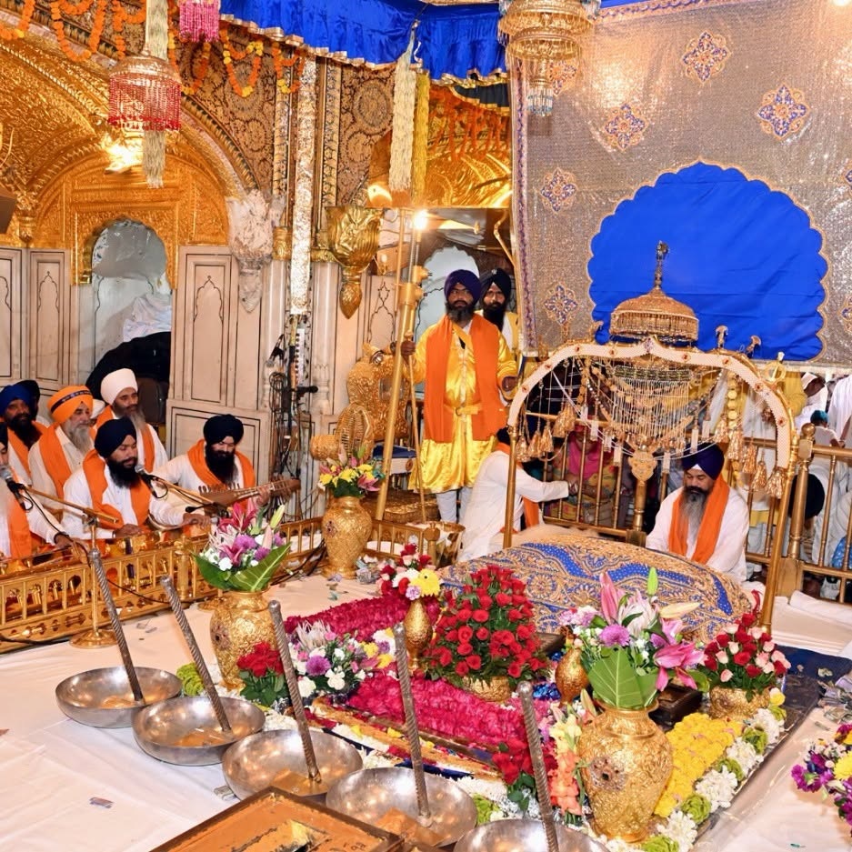 ਸ੍ਰੀ ਹਰਿਮੰਦਰ ਸਾਹਿਬ  ਚ ਧੂਮਧਾਮ ਨਾਲ ਮਨਾਇਆ ਜਾ ਰਿਹਾ ਚੌਥੇ ਪਾਤਸ਼ਾਹ ਦਾ ਪ੍ਰਕਾਸ਼ ਪੁਰਬ, ਸਜੇ ਅਲੌਕਿਕ ਜਲੌਅ