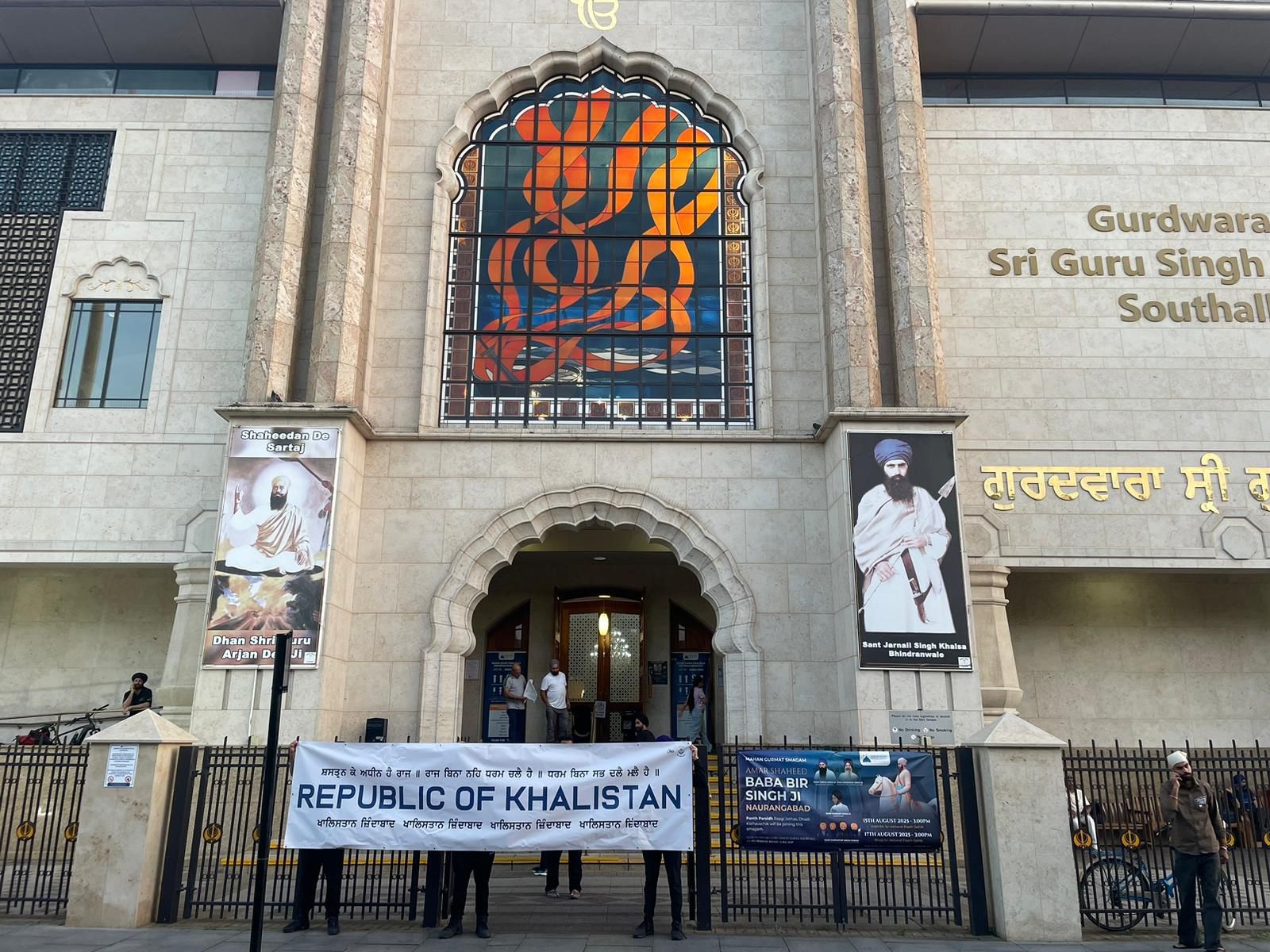 ਕੈਨੇਡਾ ਤੋਂ ਬਾਅਦ ਹੁਣ ਇੰਗਲੈਂਡ ''ਚ ਵੀ ਲੱਗੇ ''ਰਿਪਬਲਿਕ ਆਫ਼ ਖ਼ਾਲਿਸਤਾਨ'' ਦੇ ਬੈਨਰ