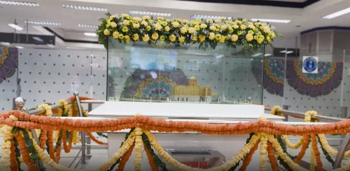 ਸ੍ਰੀ ਗੁਰੂ ਰਾਮਦਾਸ ਜੀ ਦੇ ਪ੍ਰਕਾਸ਼ ਪੁਰਬ ਮੌਕੇ ਸੋਹਣੇ ਫੁੱਲਾਂ ਨਾਲ ਸੱਜਿਆ Amritsar Airport, ਬਣਿਆ ਖਿੱਚ ਦਾ ਕੇਂਦਰ