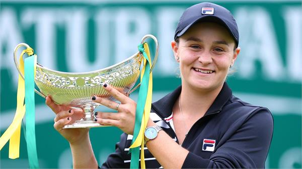 world  s number one female player of australia  s barty