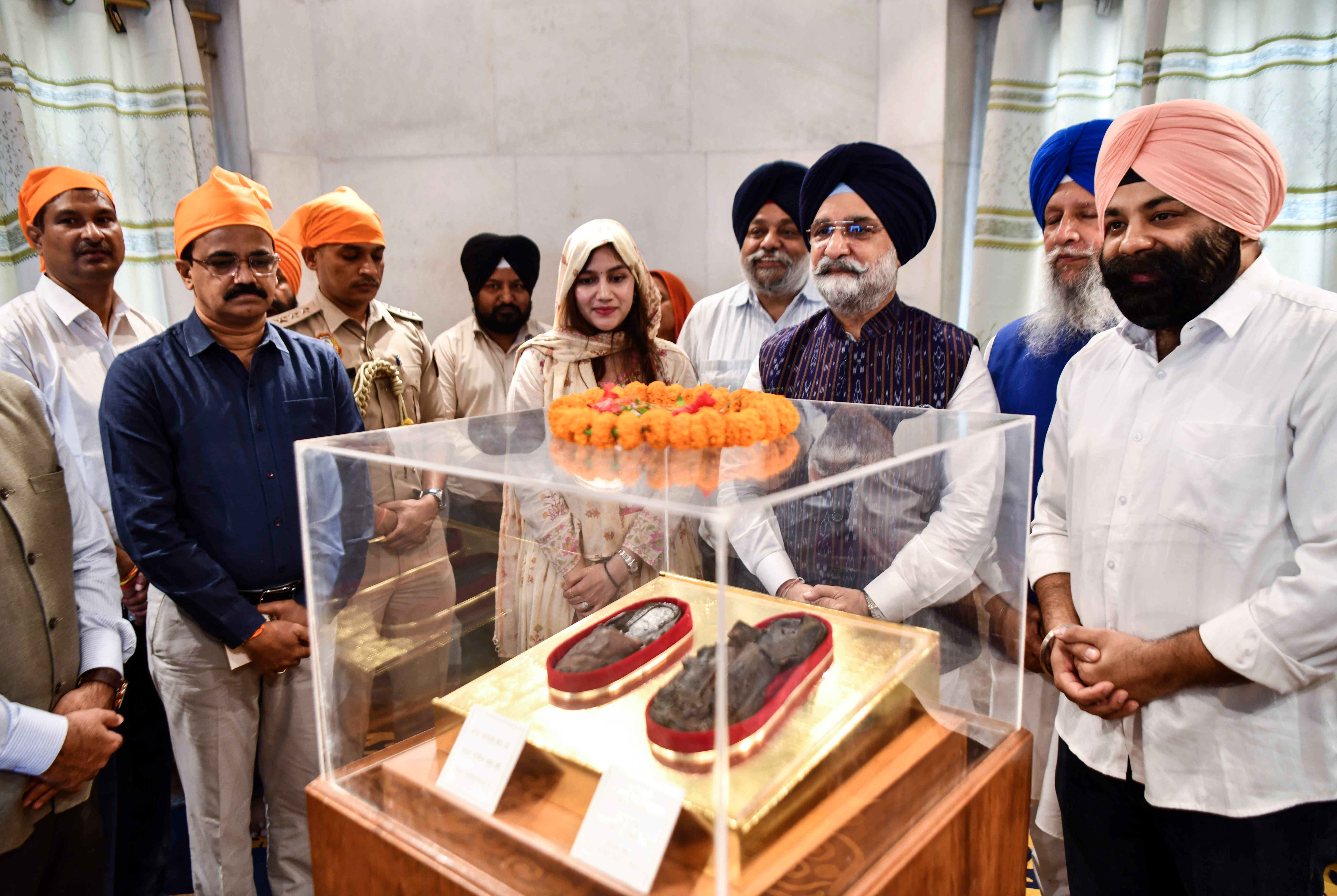 ਦਿੱਲੀ ਦੇ ਉੱਪ ਰਾਜਪਾਲ ਤਰਨਜੀਤ ਸਿੰਘ ਸੰਧੂ ਨੇ ਪਟਨਾ  ਚ ਸ੍ਰੀ ਹਰਿਮੰਦਰ ਸਾਹਿਬ (ਪਟਨਾ ਸਾਹਿਬ) ਗੁਰਦੁਆਰੇ  ਚ ਟੇਕਿਆ ਮੱਥਾ