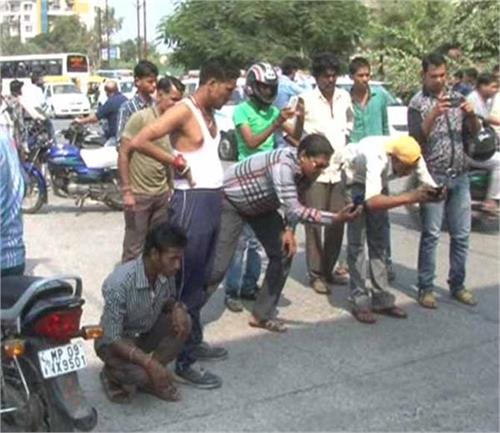 students are given a pool of blood lay people