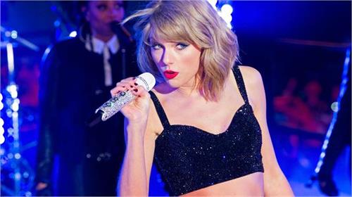 taylor swift visits young fan suffering cancer for christmas