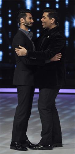 shahid and karan entertain the audiance with their bromance