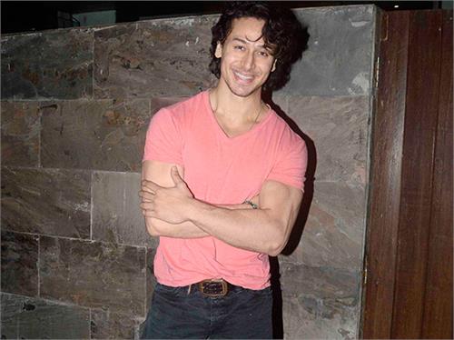 tiger on a dinner date with girlfriend disha