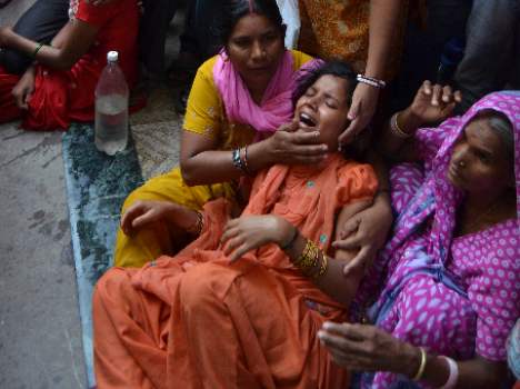 mother wept bitterly after her child death