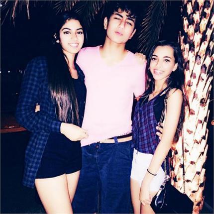 party to collect sridevi s daughter and saif ali khan s son was taking pictures in dispute