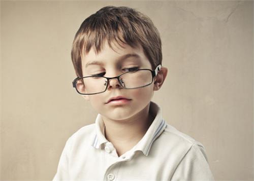 in putting glasses eyes follow these tips