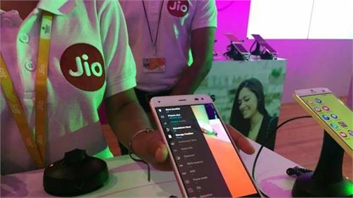 reliance jio providing this free products with sim card
