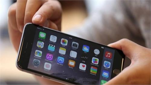 there will be an oled iphone next year