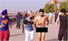 SHOCKING : ''ਮਸਤੀਜਾਦੇ'' ਲਈ ਸੜਕ ''ਤੇ ਨਿਊਡ ਦੌੜੇ ਬਾਲੀਵੁੱਡ ਅਦਾਕਾਰ (ਵੀਡੀਓ)