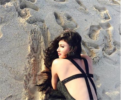 hot and sexy photos of tv actress mouni roy