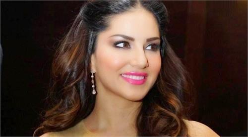 complaint registered against sunny leone