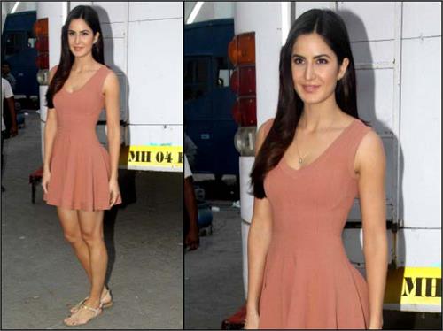 katrina kaif at mehboob studio in peach dress