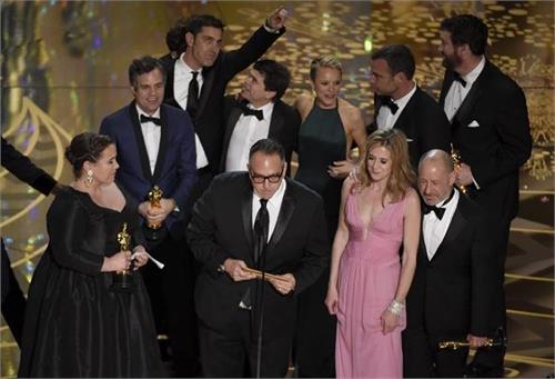 oscar ceremony  the lowest audience since 2008 found