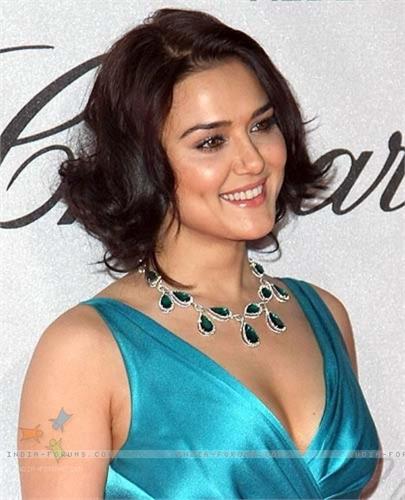 preity zinta social media selfie twitter